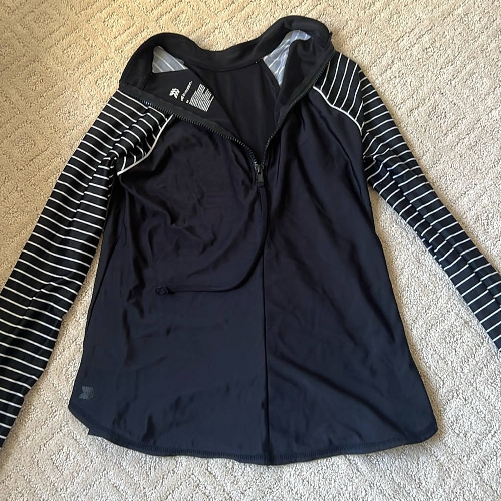 NEVER BEEN WORN!! Bathing suit cover up! So cute black and white 🖤🤍